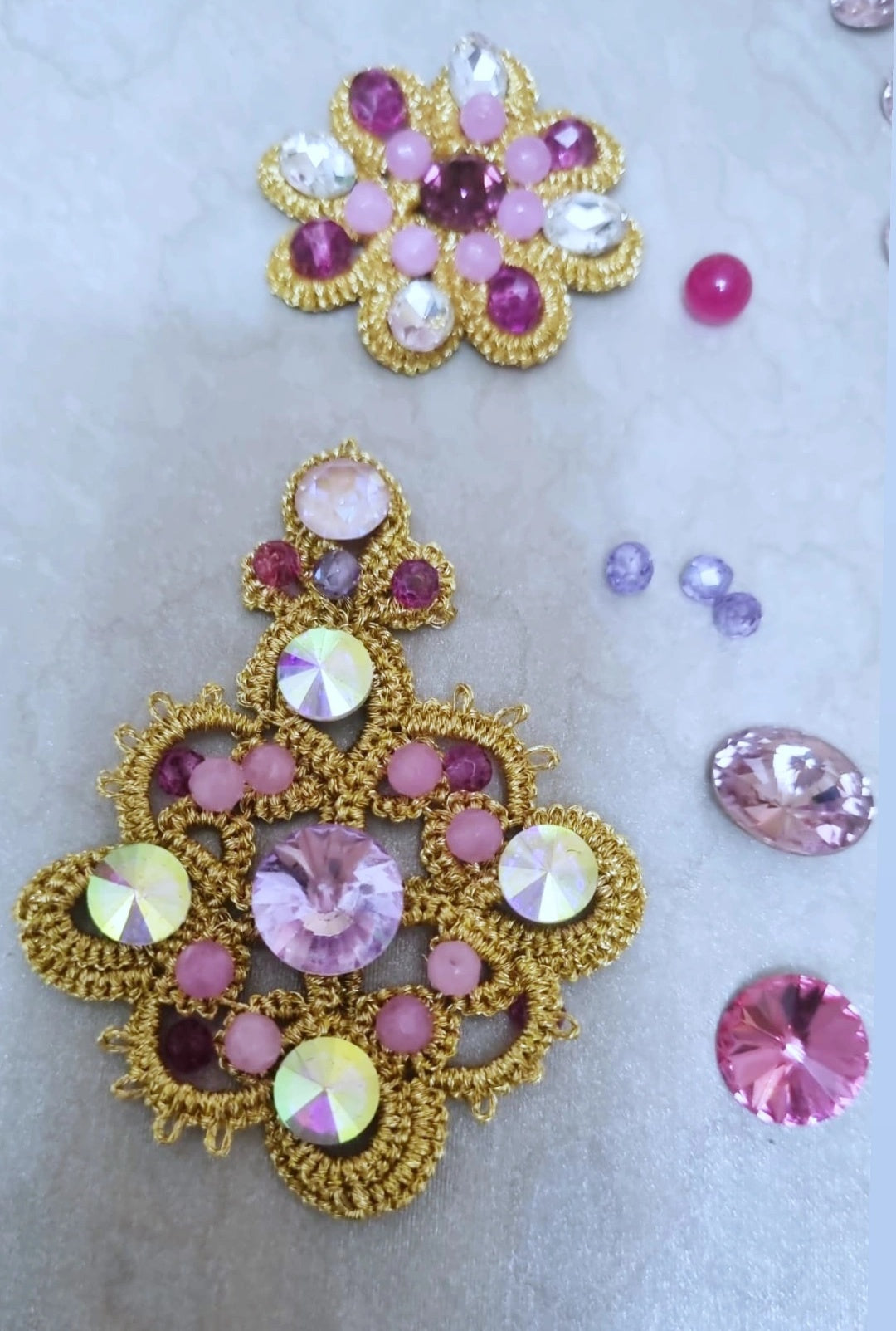 Set of earrings and ring