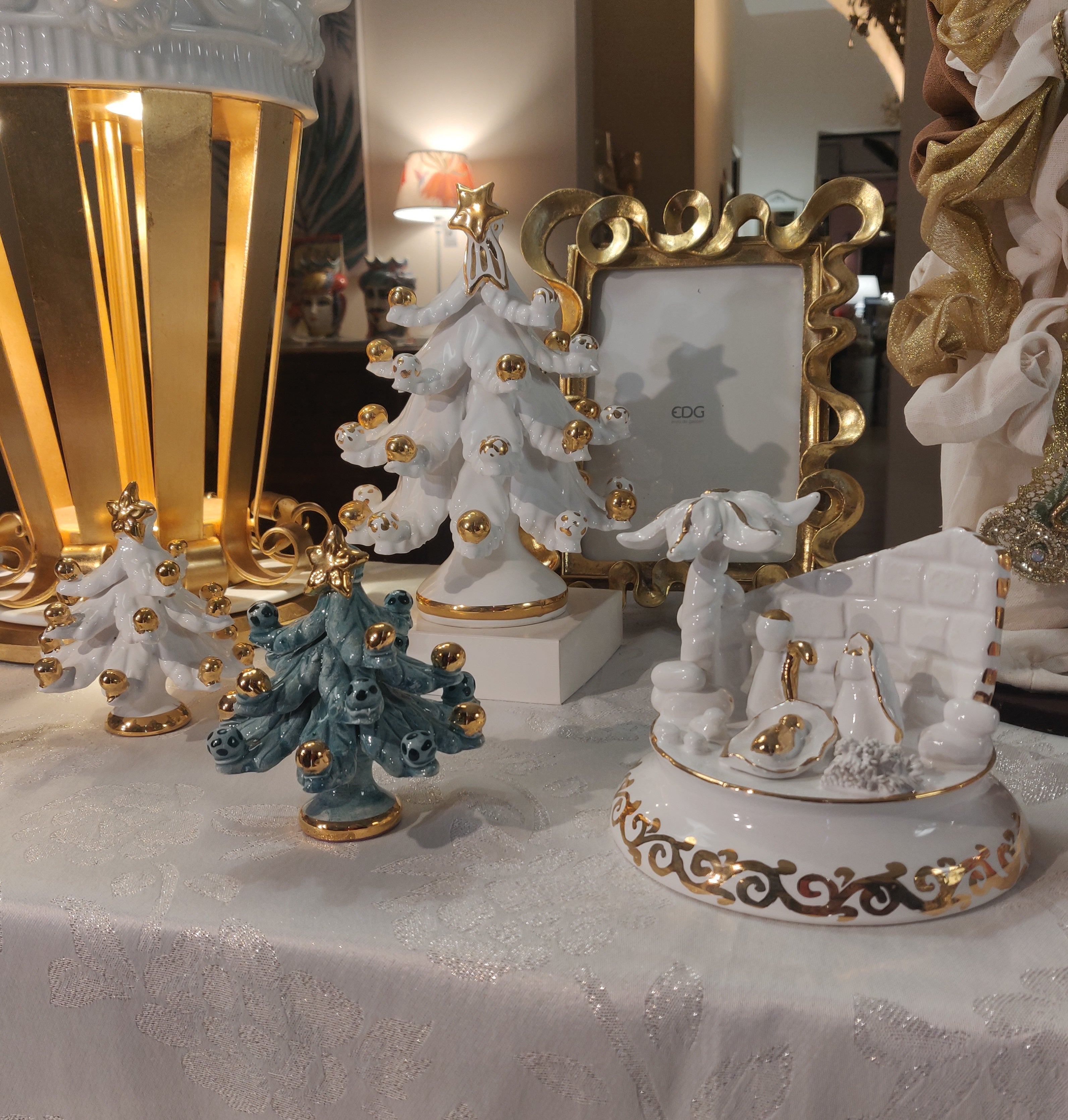Christmas tree in white ceramic embellished with pure gold