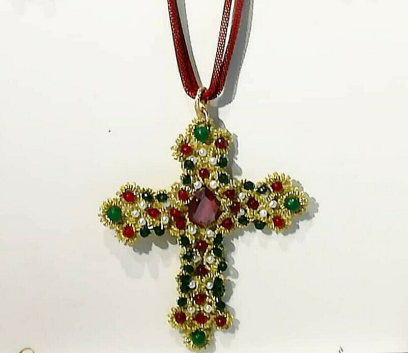 Cross in tatting lace and semiprecious stones