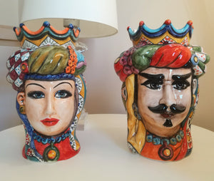Paar Moor's Heads mit Krone und mediterranen Farben